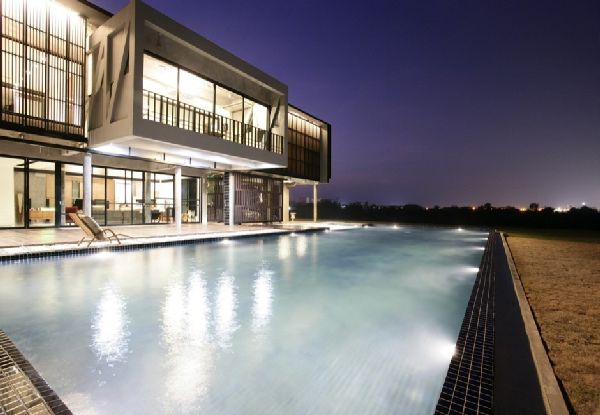 large-pool-view-in-ubon-house-modern-tropical-house
